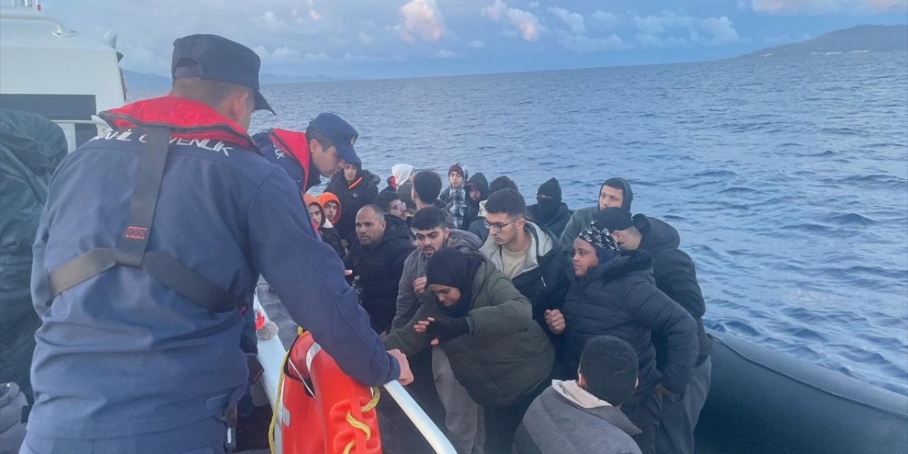 Bodrum açıklarında 37 düzensiz göçmen yakalandı, 34 göçmen kurtarıldı