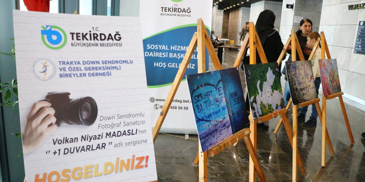 Tekirdağ'da down sendromlu fotoğrafçı dördüncü sergisini açtı