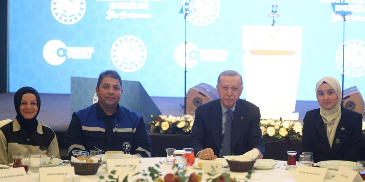 Cumhurbaşkanı Erdoğan, "Türkiye Yüzyılı'nın Emekçileri İftar Programı"nda konuştu: (1)