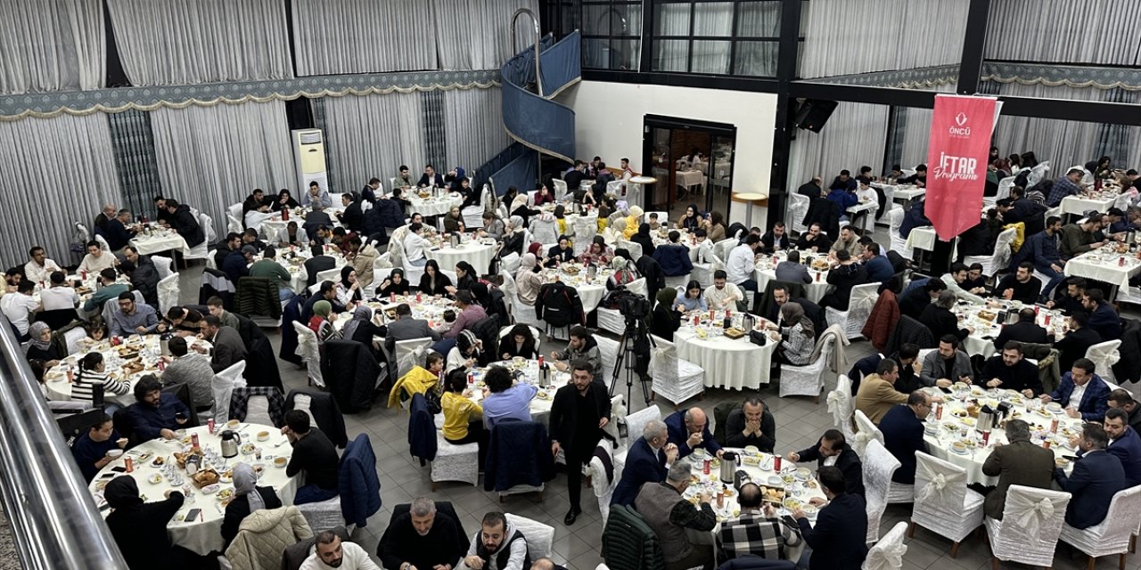 Öncü Spor Kulübü imam hatipli şampiyon sporcuları iftarda buluşturdu