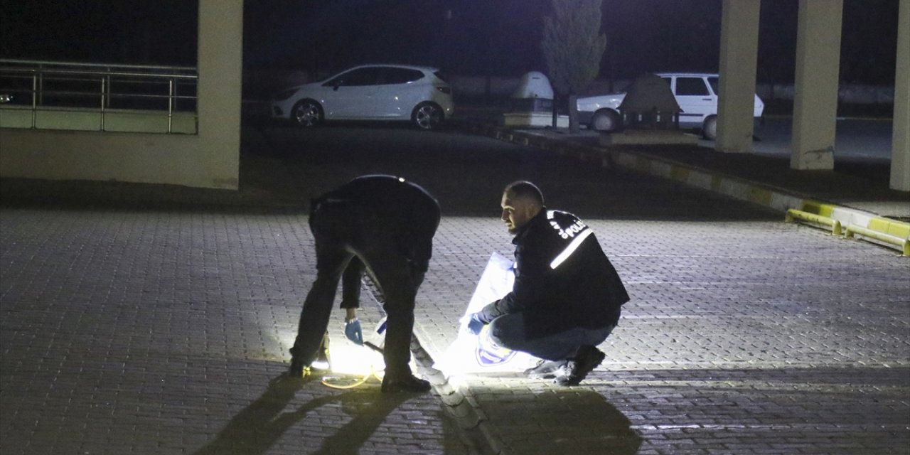 Uşak'ta hastanenin otoparkında av tüfeğiyle vurulan kişi ağır yaralandı