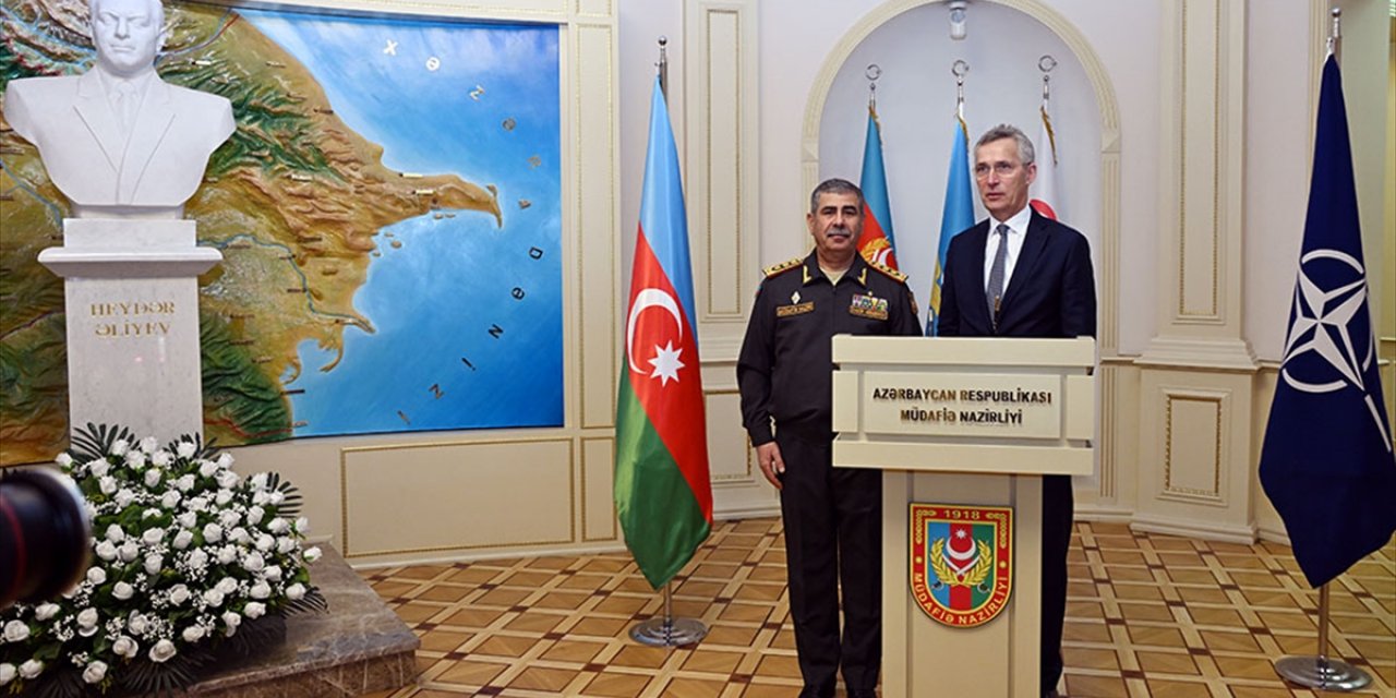 NATO Genel Sekreteri Stoltenberg, Azerbaycan Savunma Bakanı Hasanov ile görüştü