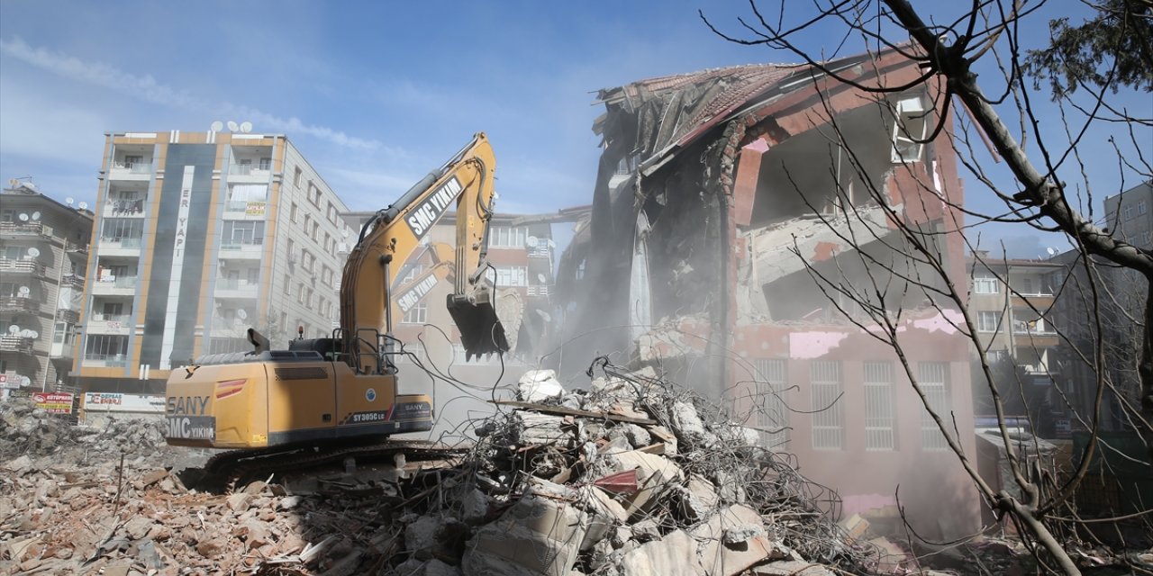 Diyarbakır'da depremden sonra yıkılan İl Halk Kütüphanesi modern binasıyla hizmet verecek