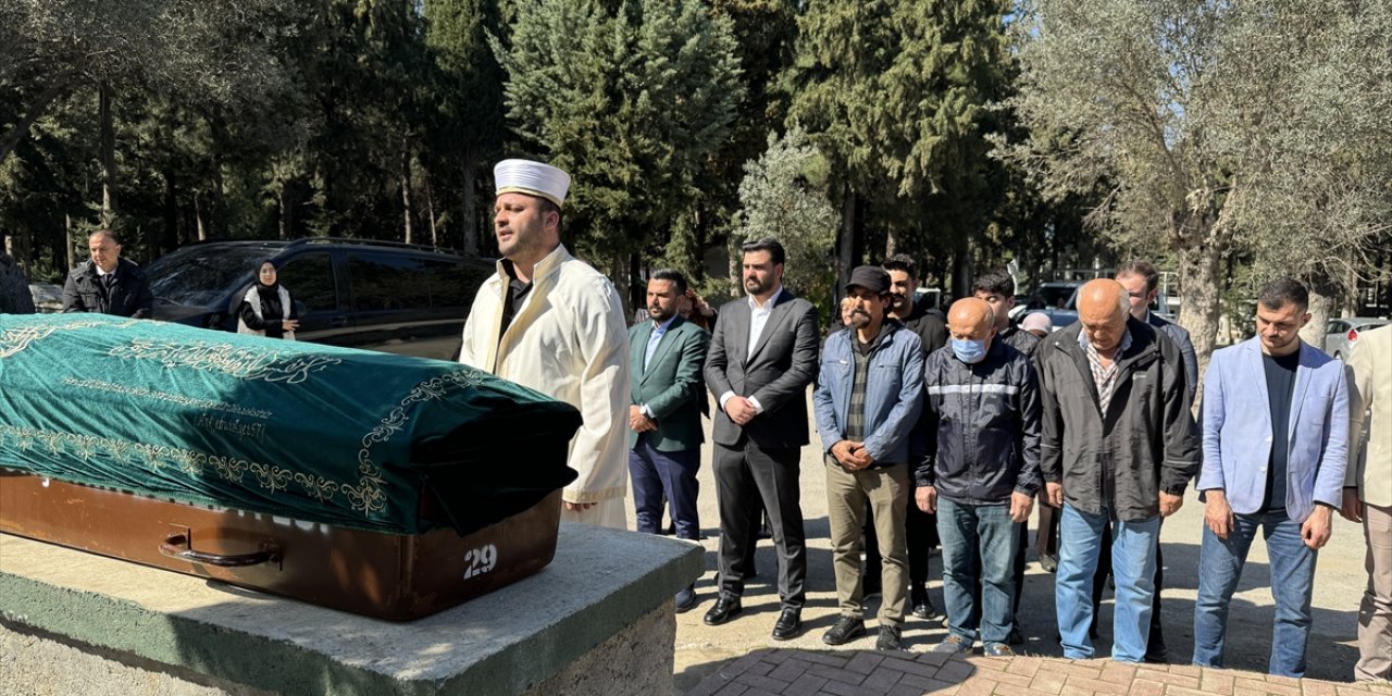 Kamboçya'da öldürülen Türk vatandaşı, İzmir'de son yolculuğuna uğurlandı