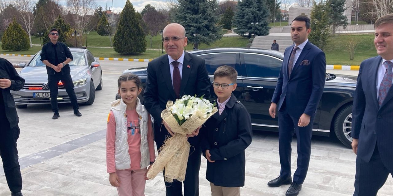 Hazine ve Maliye Bakanı Şimşek, Karaman'da ziyaretlerde bulundu