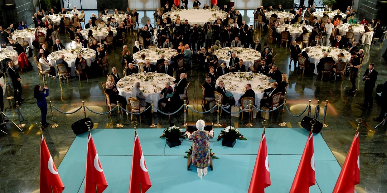 Emine Erdoğan, huzurevi sakinleriyle iftarda buluştu: