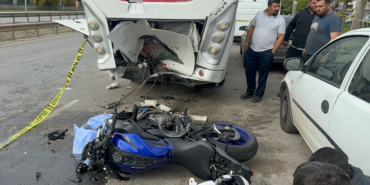 Antalya'da trafik kazasında motosiklet sürücüsü genç yaşamını yitirdi
