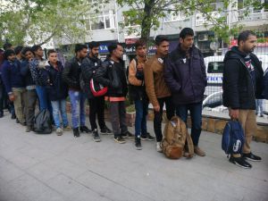 Edirne'de 84 düzensiz göçmen yakalandı