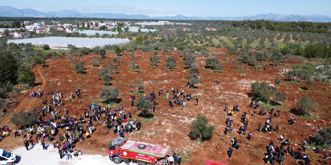 Antalya'da 21 Mart Dünya Ormancılık Günü kapsamında fidan dikimi yapıldı