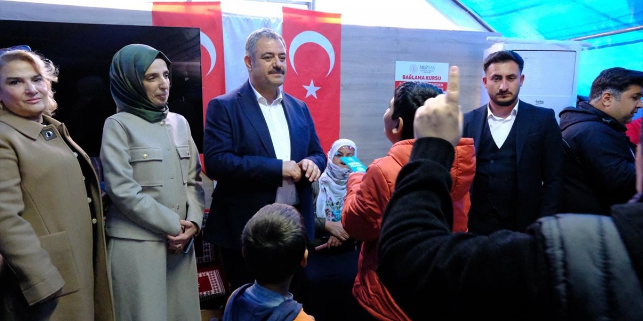 AK Parti Diyarbakır Büyükşehir Belediye Başkan adayı Bilden, depremzedelerle buluştu