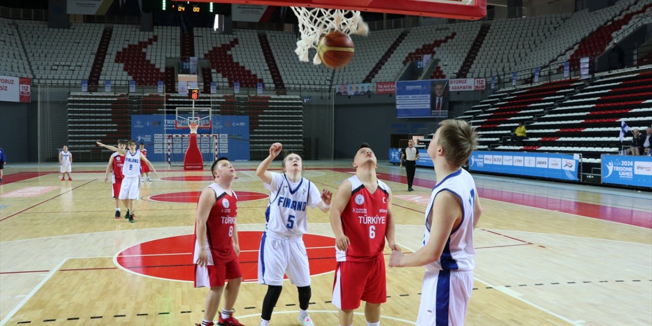 Down Sendromlu Milli Basketbol Takımı, Trisome Oyunları'nda Finlandiya'yı farklı yendi