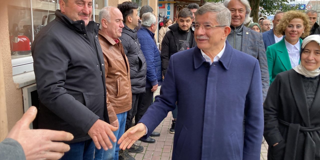 Gelecek Partisi Genel Başkanı Davutoğlu, Bartın'da ziyaretlerde bulundu