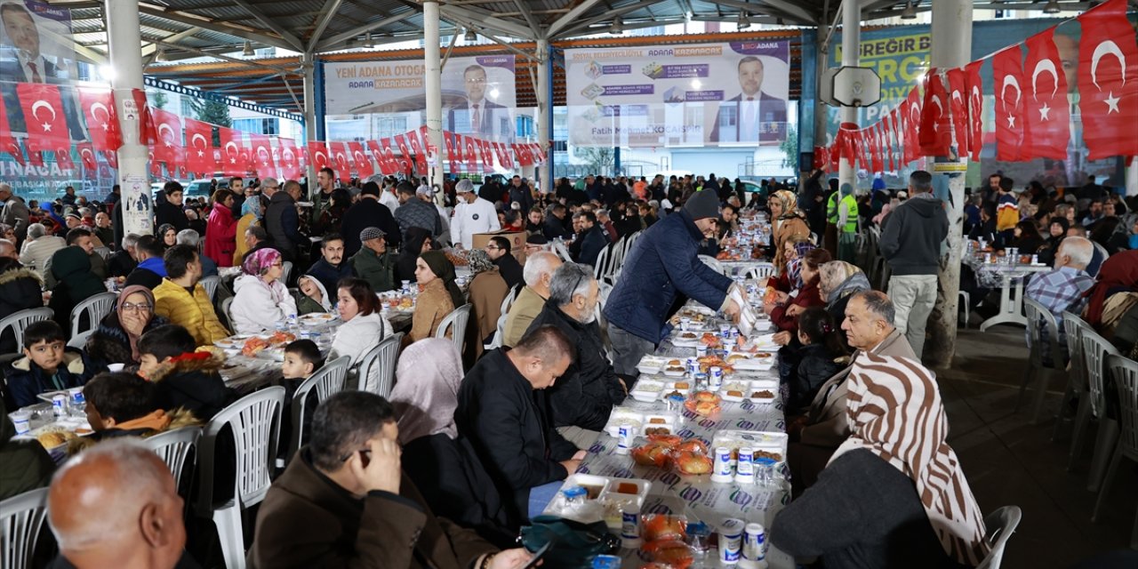 Bakan Yerlikaya ve AK Parti Sözcüsü Çelik, Adana'da iftara katıldı