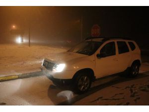 Bolu Dağı'nda kar etkili oldu