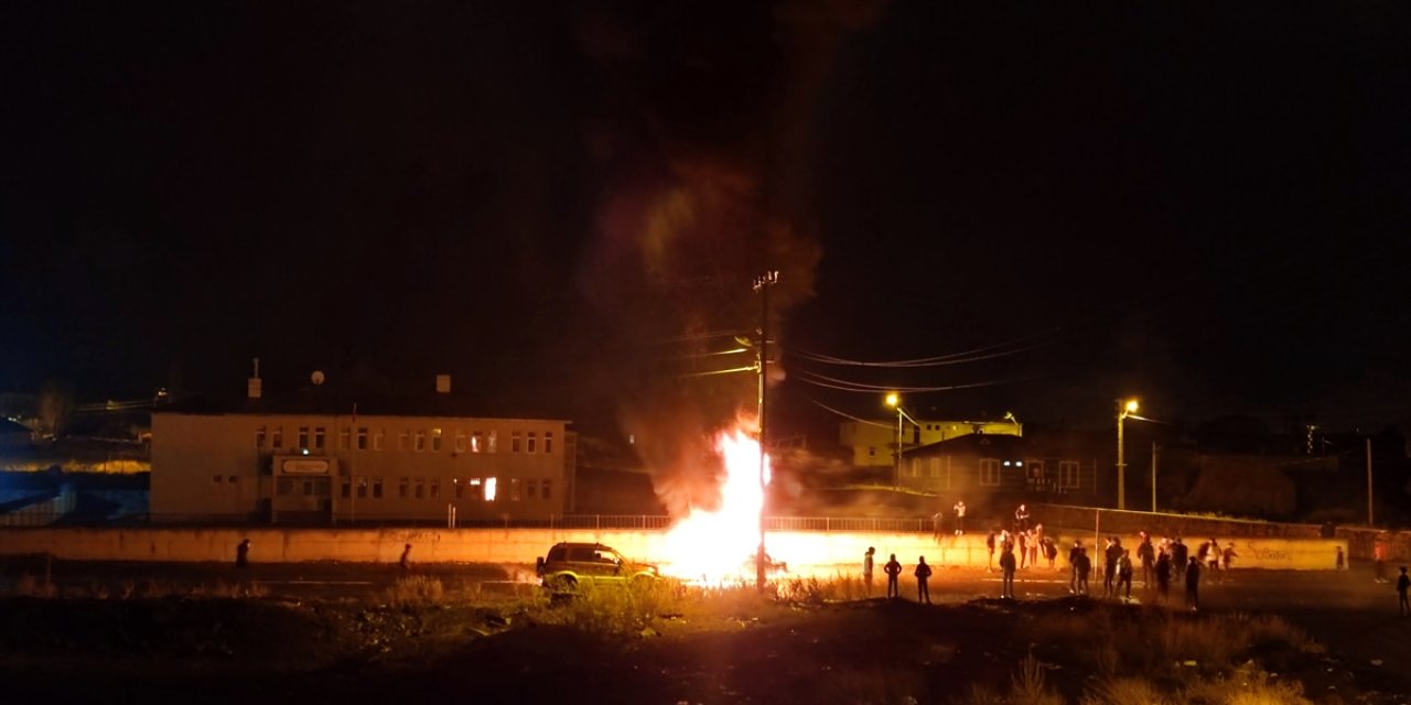 Kars’ta Nevruz kutlamasında itfaiye ekiplerine taş atan 18 şüpheli gözaltına alındı