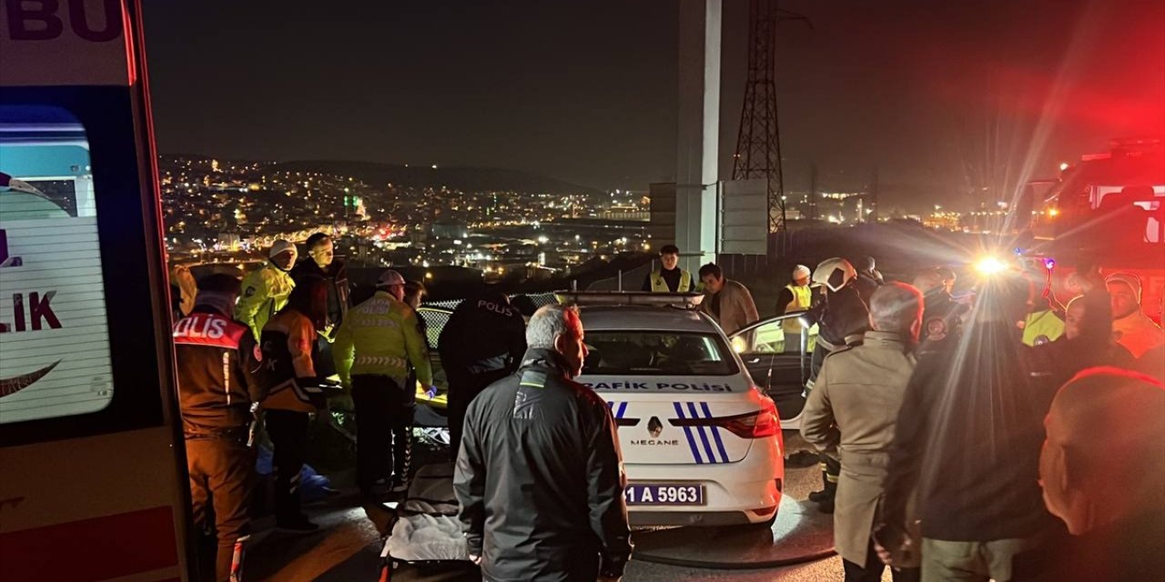 Kocaeli Valisi Yavuz, trafik kazasında yaralanan polis memurlarını ziyaret etti