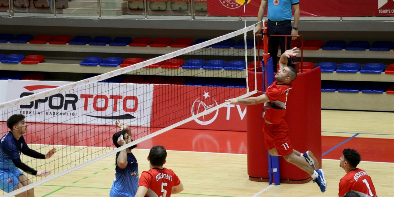 İşitme Engelliler Türkiye Voleybol Şampiyonası Karabük'te başladı