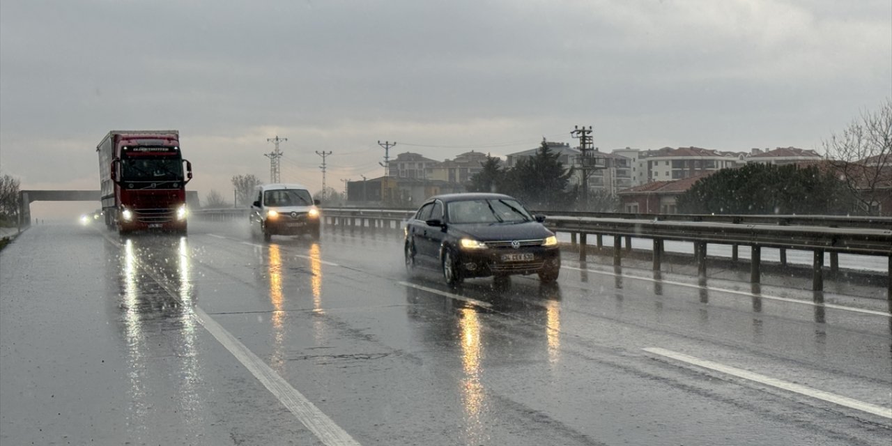 Tekirdağ ve Kırklareli'nde sağanak etkili oluyor