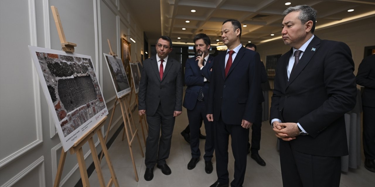 YTB'den "Dostluğun 100. Yılında: Türkiye-Macaristan İlişkilerinin Altın Çağı" konferansı