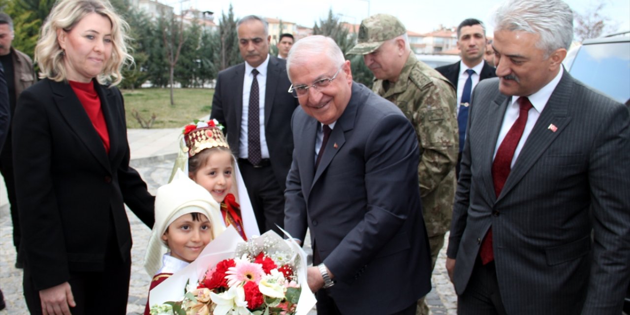 Milli Savunma Bakanı Güler, Kırıkkale Valisi Makas'ı ziyaret etti