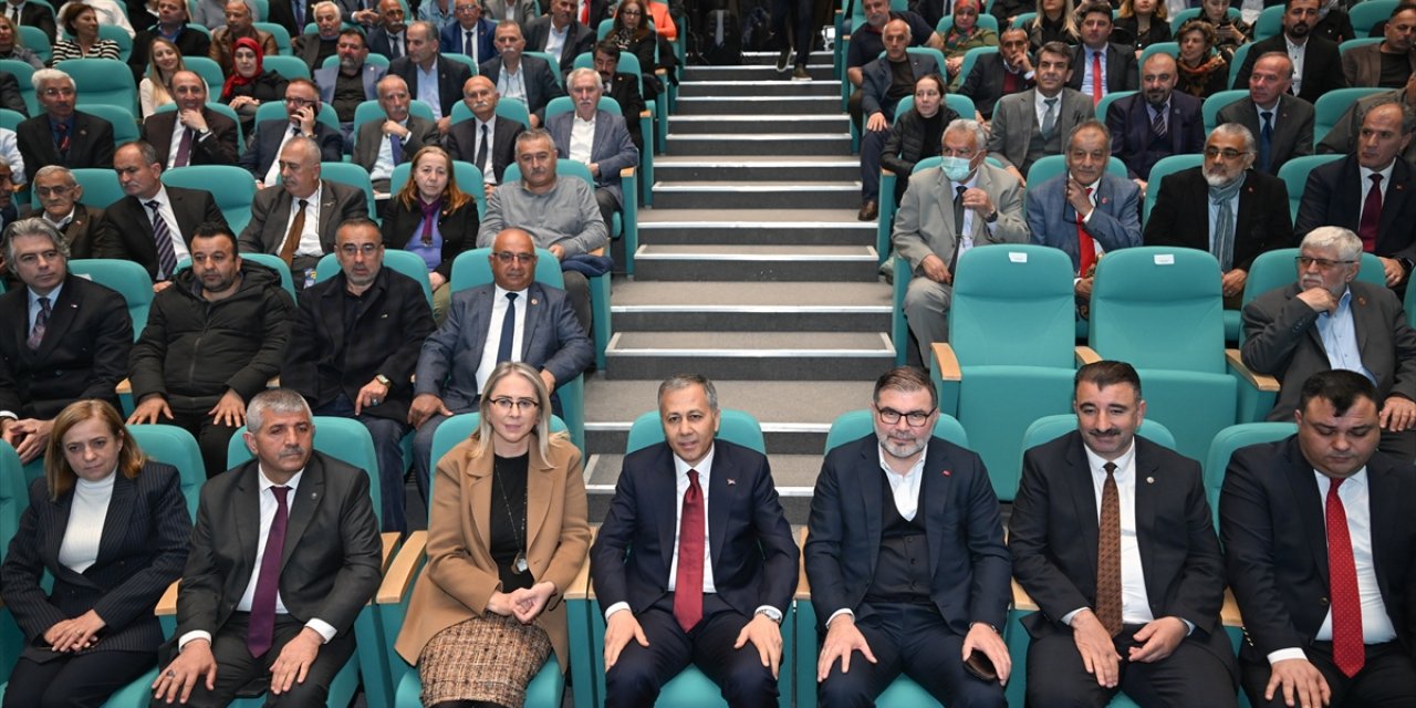 İçişleri Bakanı Yerlikaya, "Türkiye'nin Huzuru İzmir'in Huzuru" programında konuştu
