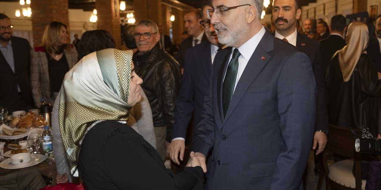 Çalışma ve Sosyal Güvenlik Bakanı Işıkhan, Ankara'da iftar programına katıldı
