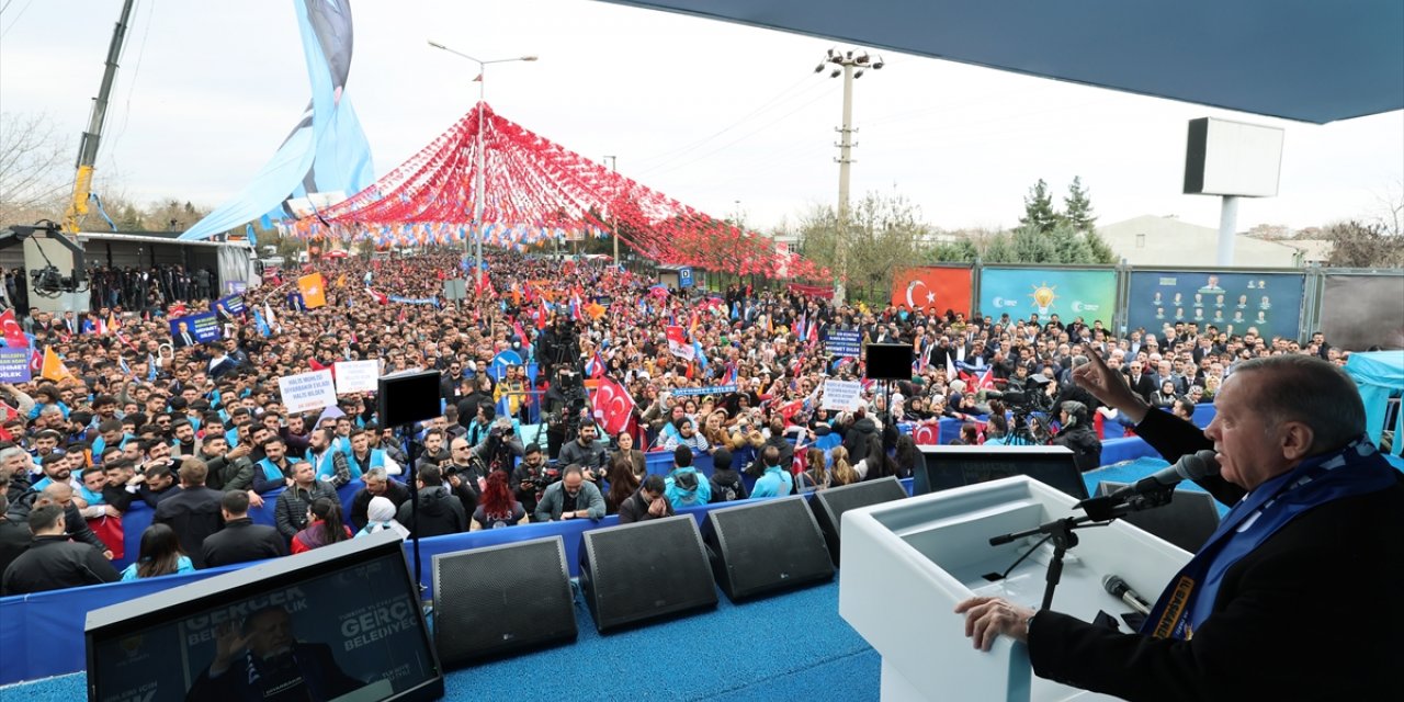 Cumhurbaşkanı ve AK Parti Genel Başkanı Erdoğan, partisinin Diyarbakır mitinginde konuştu: (1)