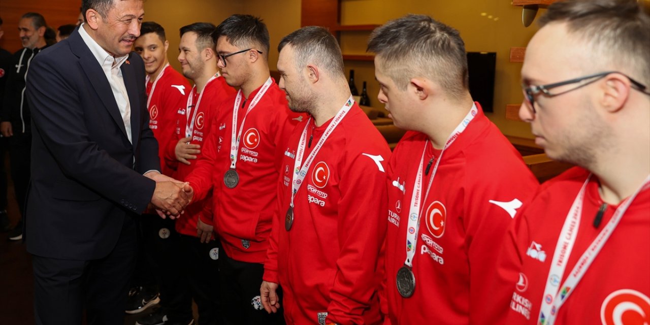 Cumhur İttifakı İzmir Büyükşehir Belediye Başkan adayı Dağ, dünya ikincisi özel sporcularla buluştu