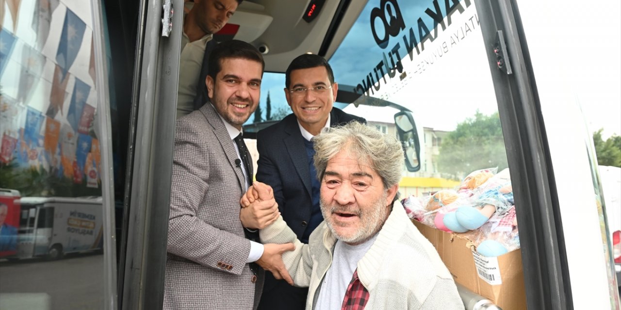 Cumhur İttifakı Antalya Büyükşehir Belediye Başkan adayı Tütüncü, Kemer'de vatandaşlarla buluştu: