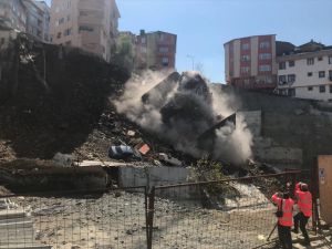 GÜNCELLEME - Kağıthane'de bina çöktü