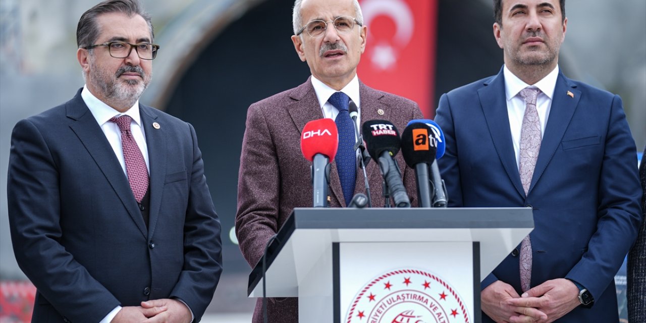 Ulaştırma ve Altyapı Bakanı Uraloğlu: "İstanbul depremine karşı ulaştırma yapılarıyla ilgili önlemlerimizi aldık"