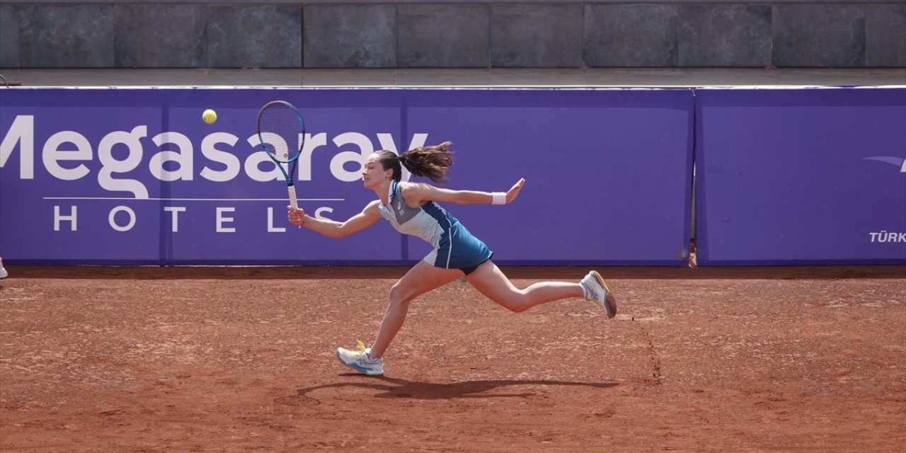 Milli tenisçi Zeynep Sönmez, Megasaray Hotels Açık'ta çeyrek finale yükseldi