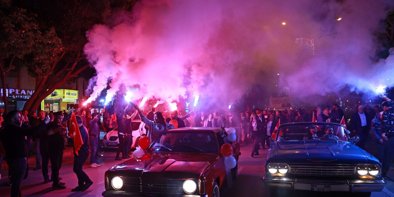 Adana'da "Beklenen değişime adım adım" yürüyüşü düzenlendi