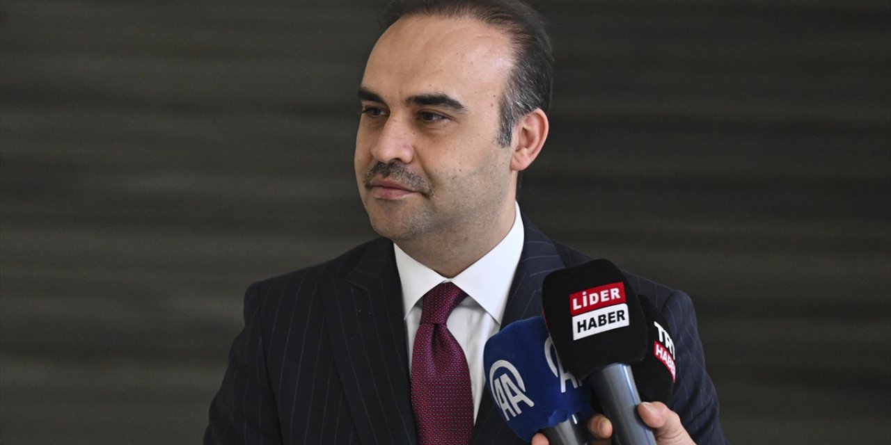 Bakan Kacır, "Alper Gezeravcı'nın seçim malzemesi yapıldığına" yönelik iddiaları yanıtladı: