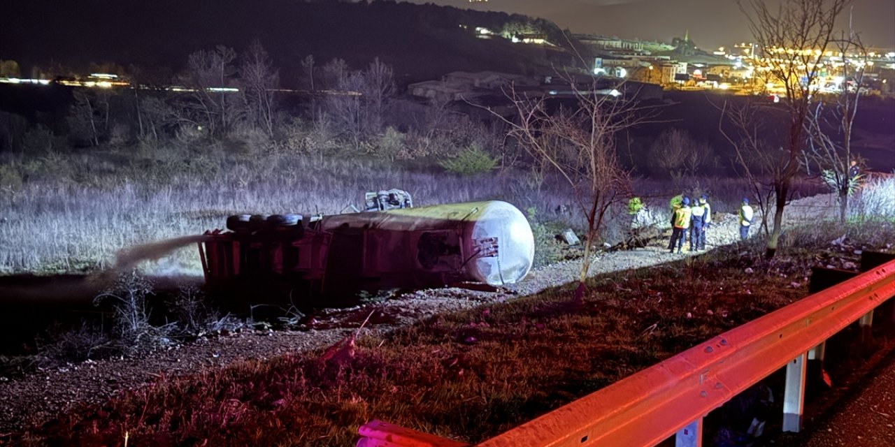 Bursa'da şarampole devrildikten sonra yanan azot yüklü tankerin sürücüsü öldü