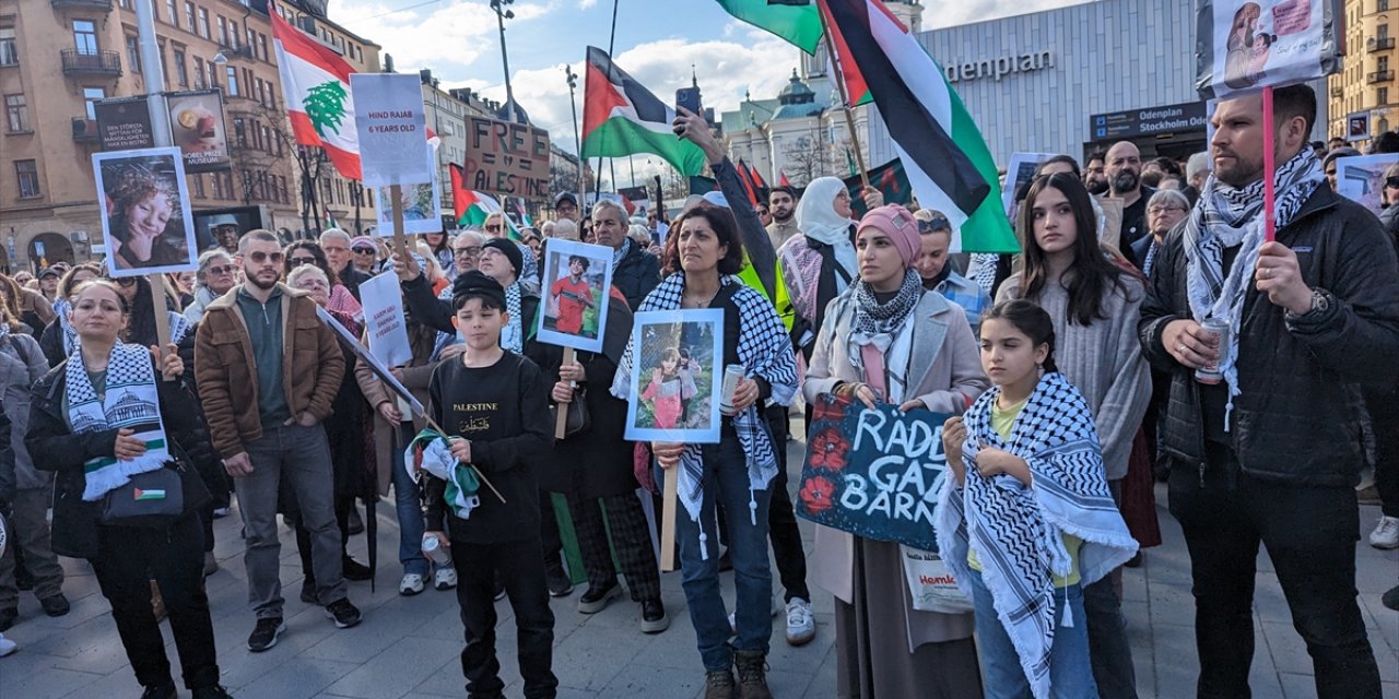 İsveç'te Paskalya kutlamasını iptal eden yüzlerce kişi Gazze'ye destek gösterisi düzenledi