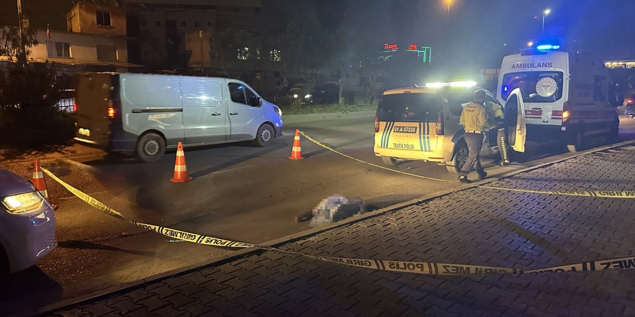 Adana'da motosikletin çarptığı yaya öldü