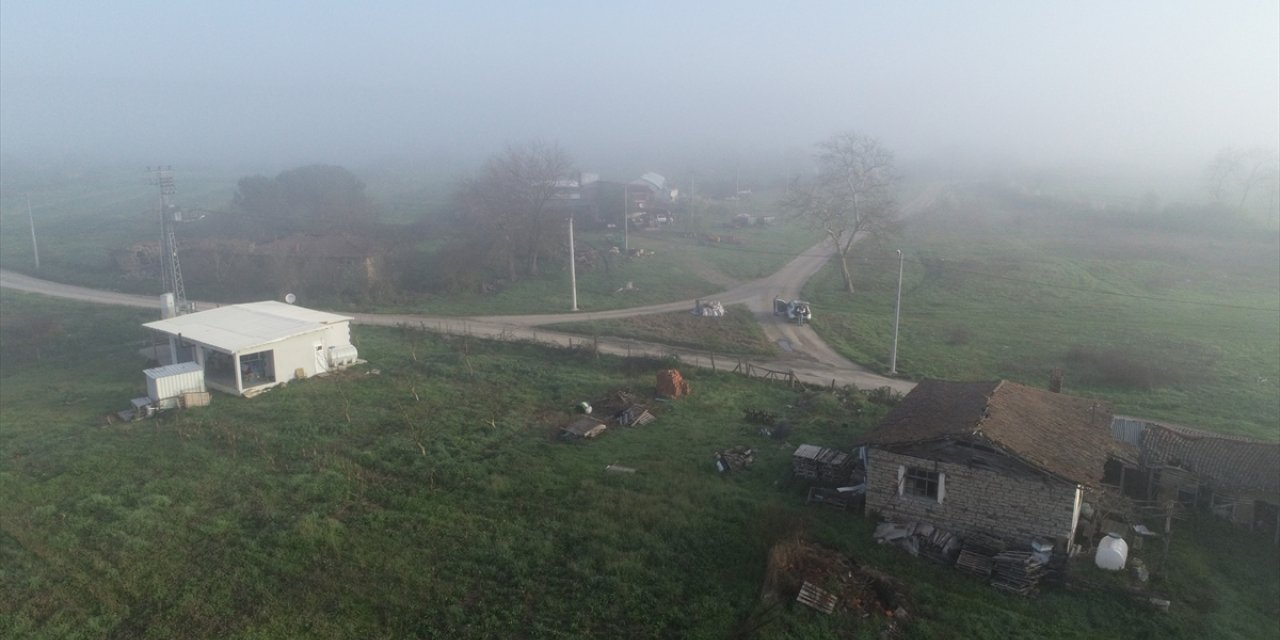 Köylerinde sandık kurulamayan Kazabatlılar komşu köyde oy kullanıyor