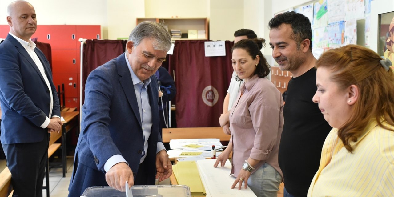 11. Cumhurbaşkanı Abdullah Gül, oyunu Beykoz'da kullandı