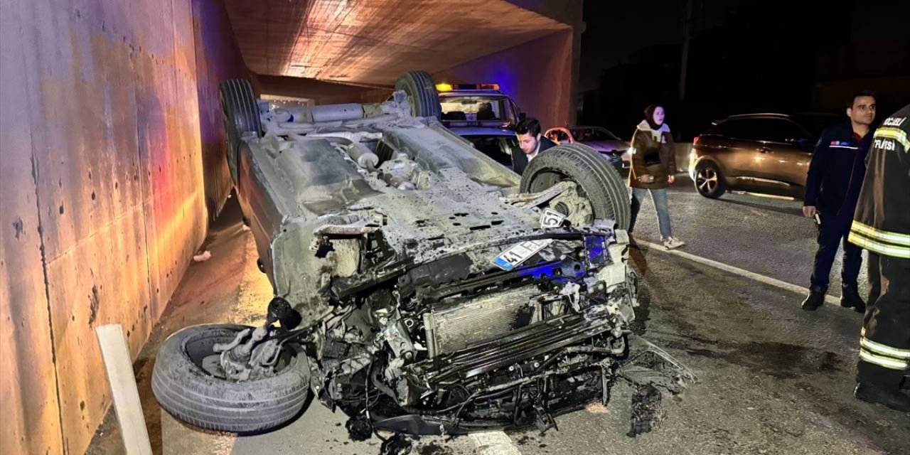 Kocaeli'de trafik kazasında 9 kişi yaralandı
