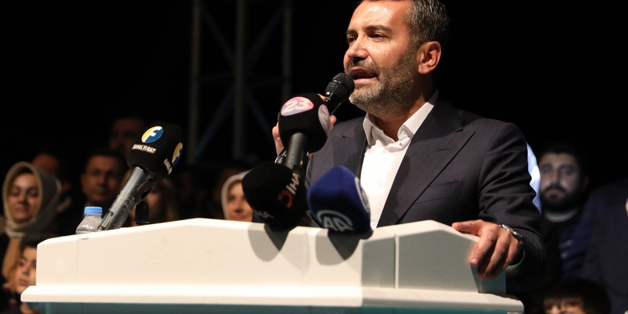 Elazığ Belediye Başkanlığını kazanan AK Parti'nin adayı Şahin Şerifoğulları'ndan açıklama: