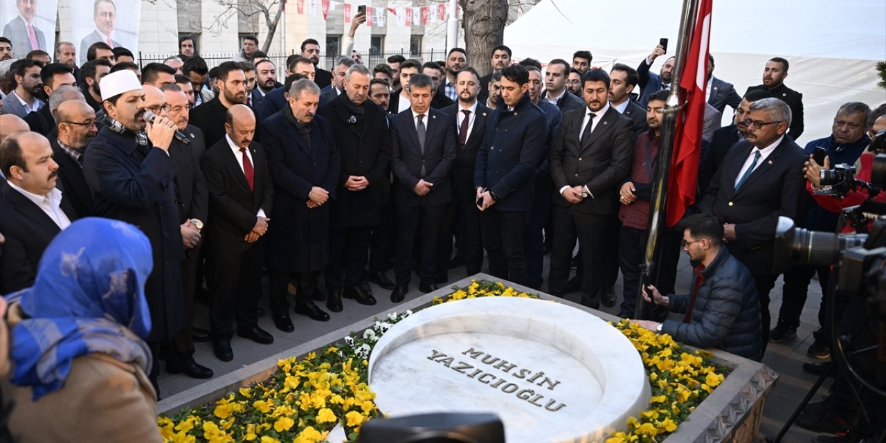 Destici, BBP Kurucu Genel Başkanı Yazıcıoğlu'nun kabrini ziyaret etti
