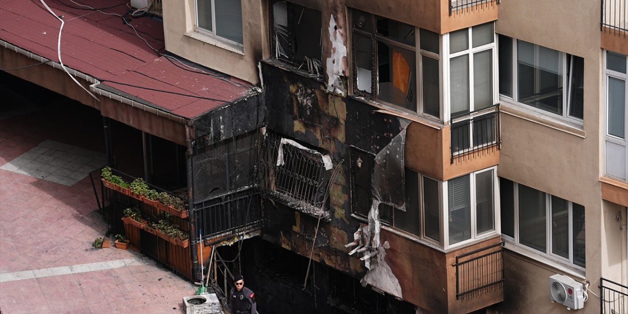 İstanbul Valisi Gül, Beşiktaş'taki yangına ilişkin olay yerinde inceleme yaptı