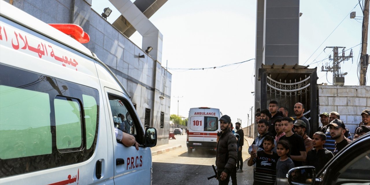 Mısır medyasına göre İsrail saldırısında ölen yabancı yardım çalışanlarının naaşları Refah Sınır Kapısına ulaştı