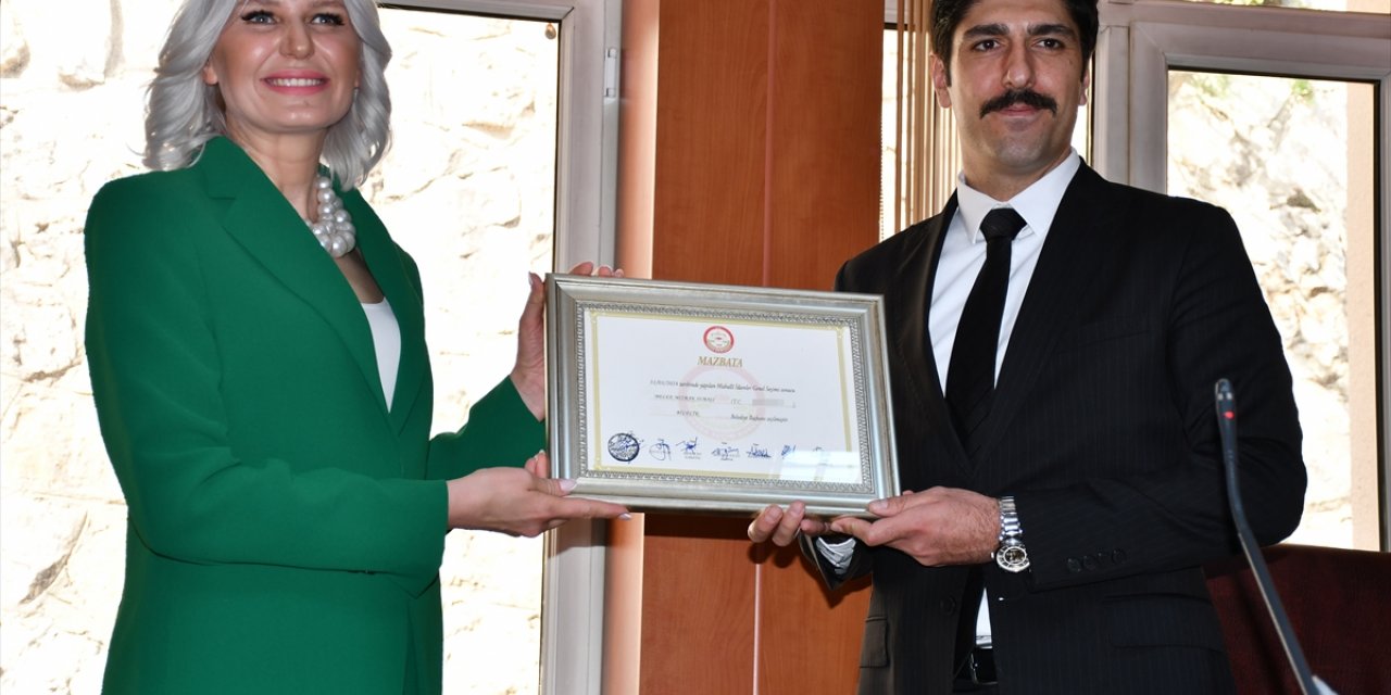 Bilecik Belediye Başkanı Melek Mızrak Subaşı mazbatasını aldı