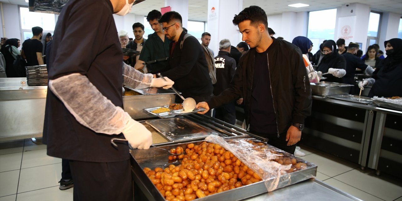 Bingöl Üniversitesinde her gün 3 bin öğrenciye ücretsiz iftar veriliyor