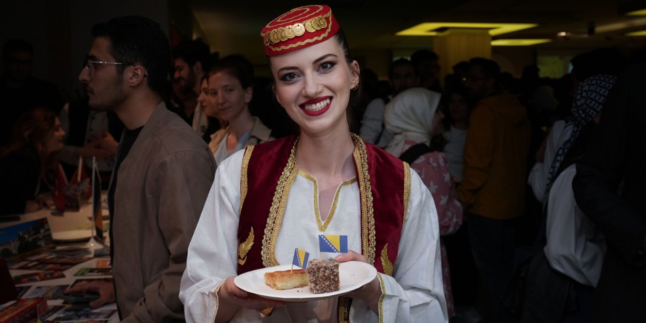 Balkanlar'dan Türkiye'ye öğrenime gelen öğrenciler ülkelerindeki ramazan coşkusunu anlattı