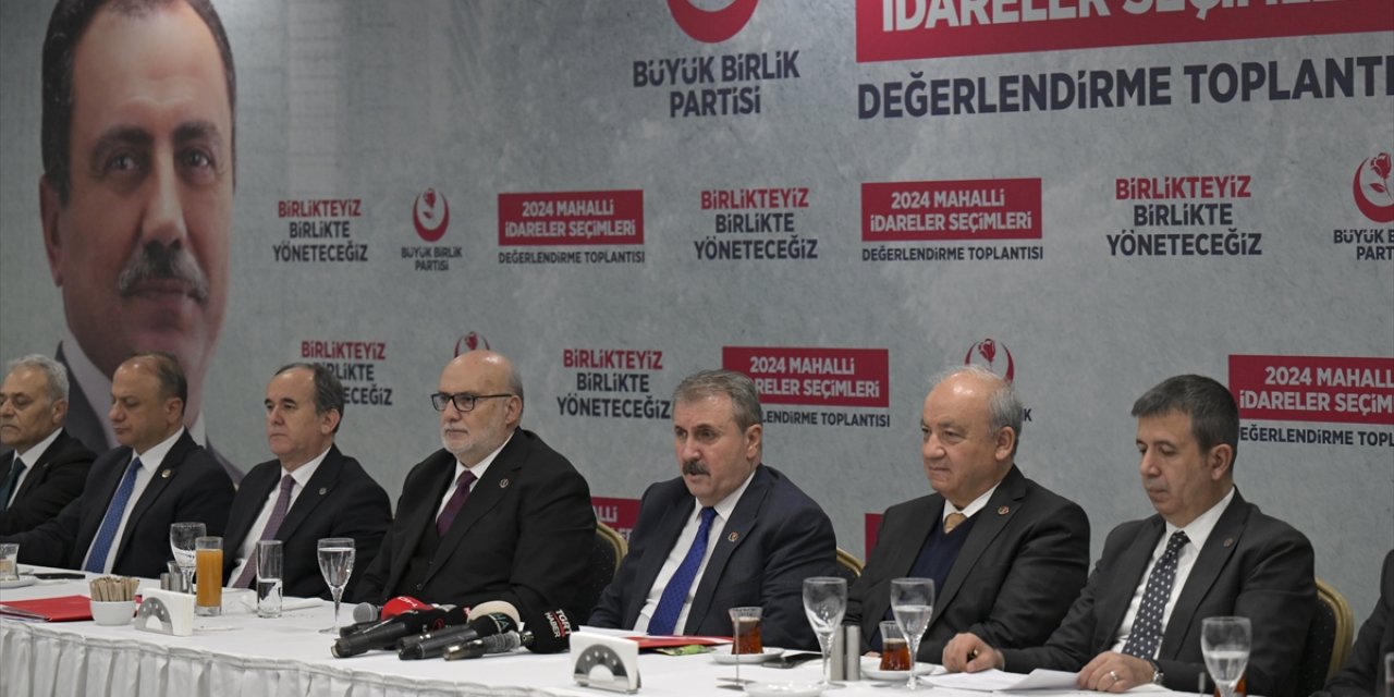 BBP Genel Başkanı Destici, yerel seçimleri değerlendirme toplantısında konuştu: