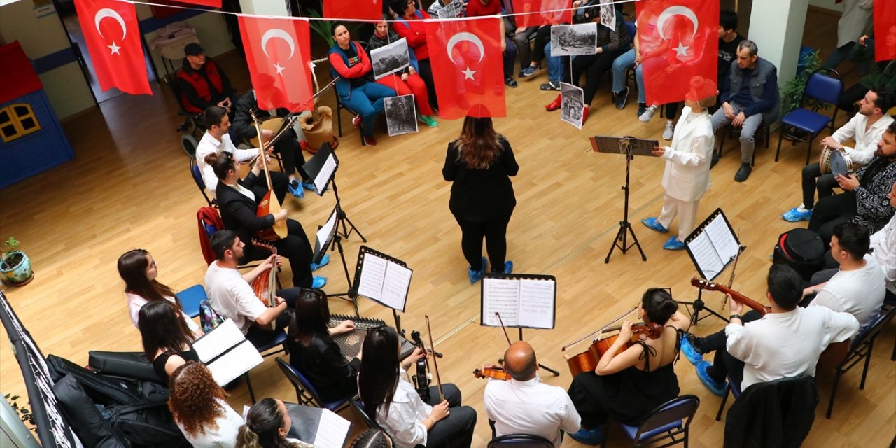 Tekirdağ'da konservatuvar öğrencileri "özel çocuklara" konser verdi