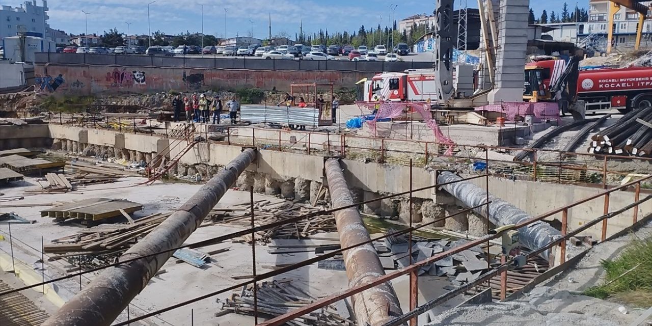 Kocaeli'de metro inşaatında çıkan yangın söndürüldü